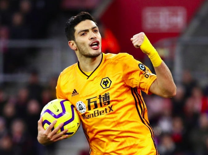 Wolves fans wave goodbye to Mexican maestro Raul Jimenez