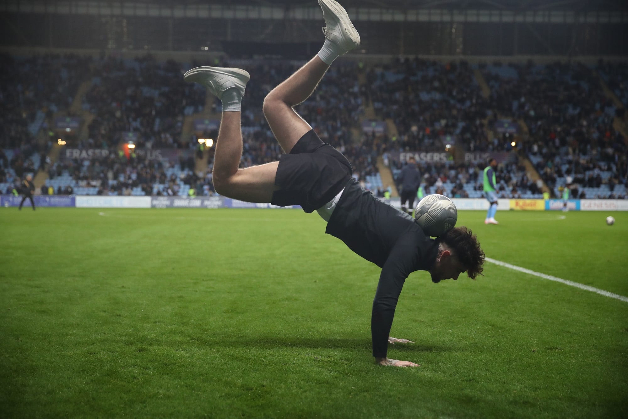 Football freestyler embarks on EFL tour in support of Mental Health UK