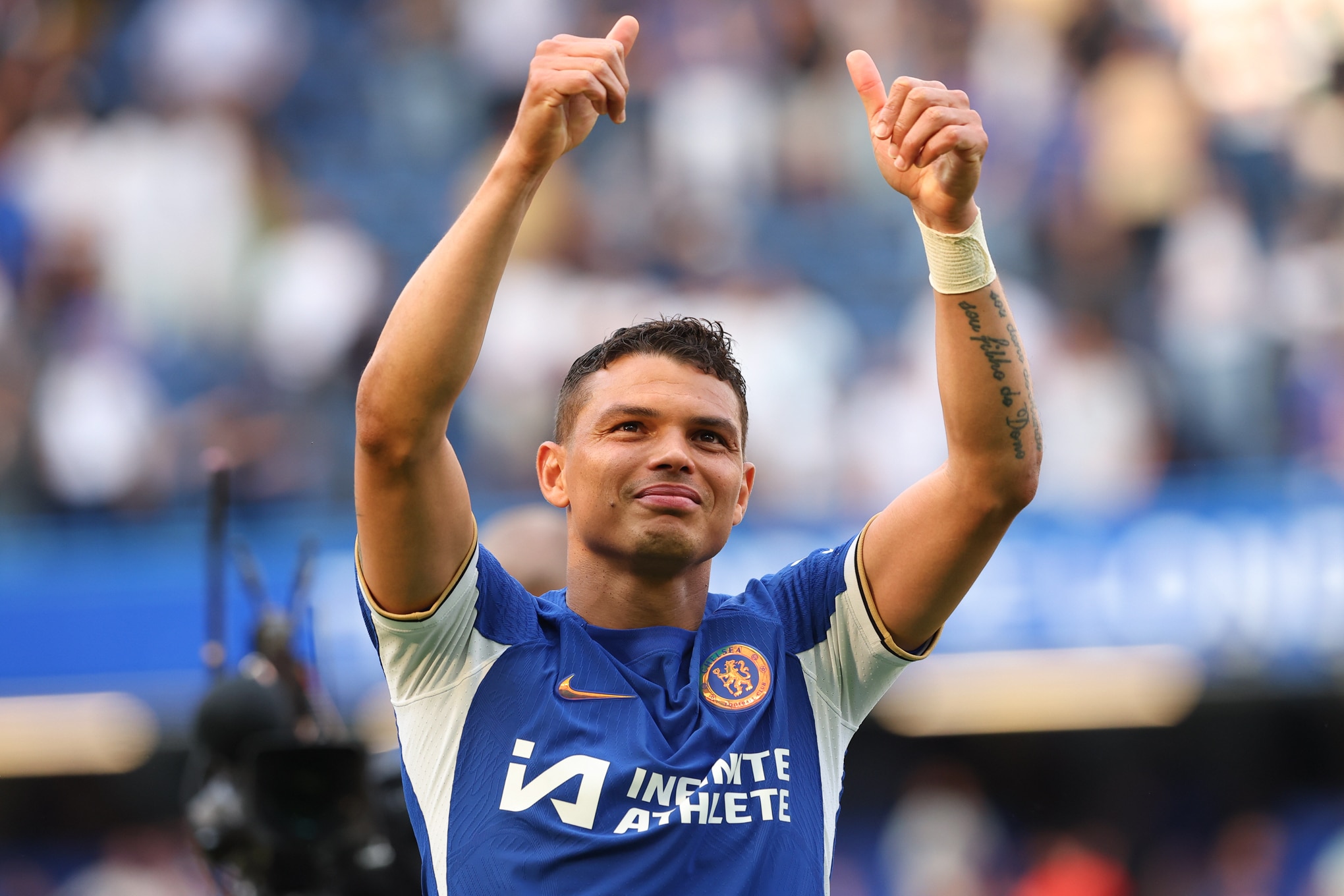 ‘Highest total in Brazilian football history’ – Thiago Silva presented to 55,000 Fluminese fans