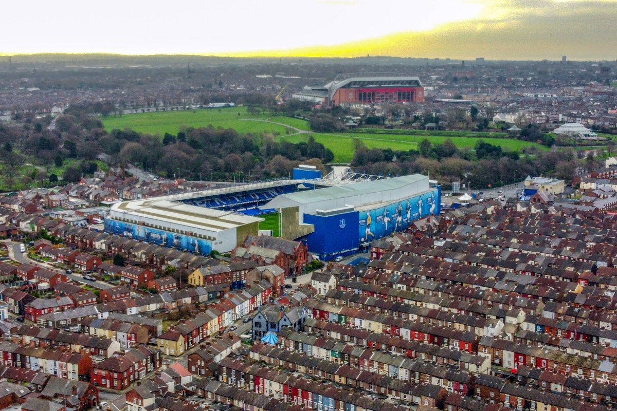 What are the closest professional football stadiums to each other? Liverpool, Nottingham and more 1 Closest football stadiums to each other