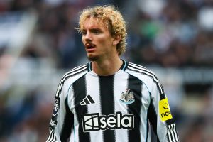 Nick Woltemade chant