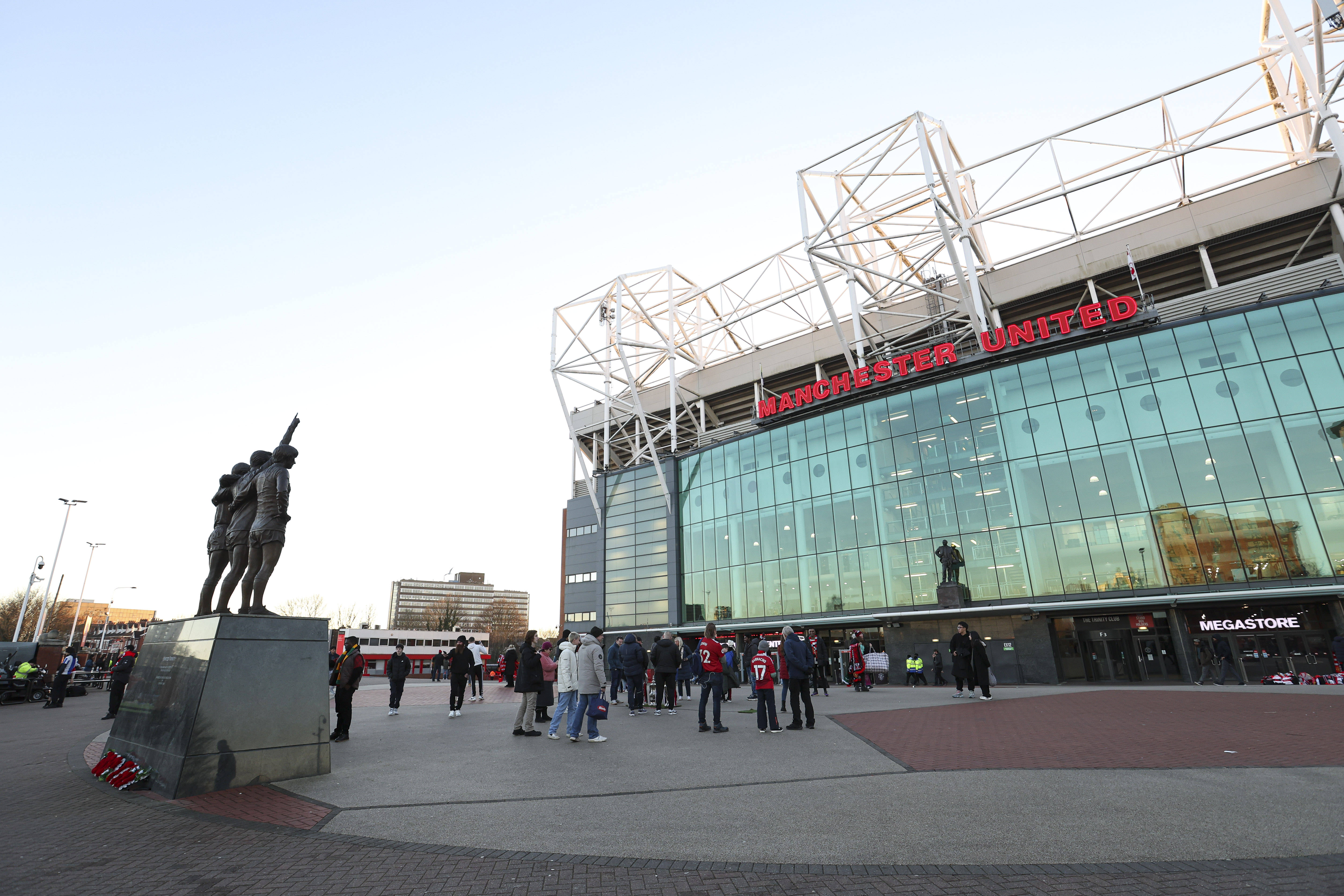 Where to Eat and Drink Near Old Trafford 2026: Best Pubs and Restaurants for Fans