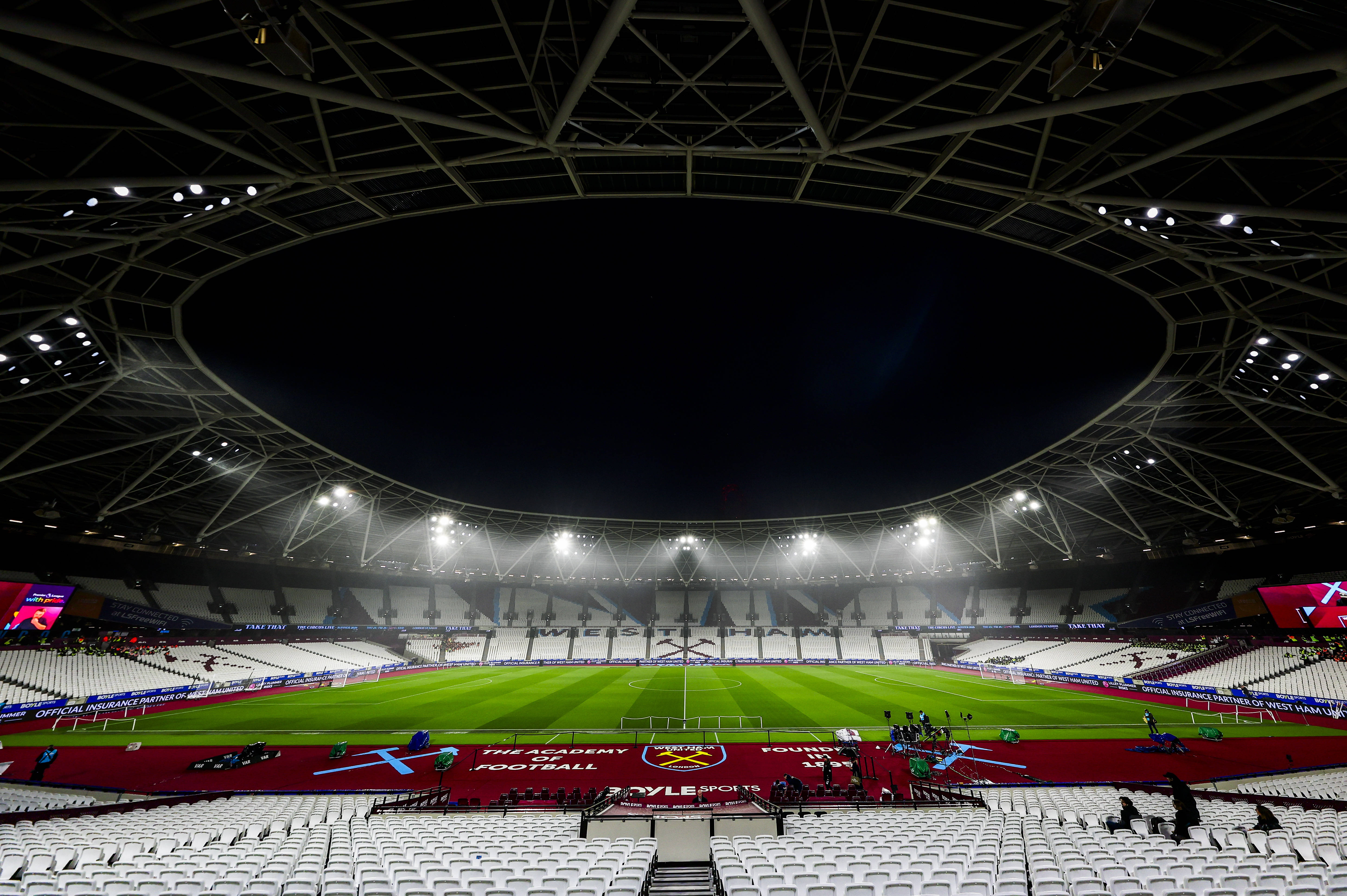 Where to Eat and Drink Near London Stadium 2026: Best Pubs and Restaurants for Fans