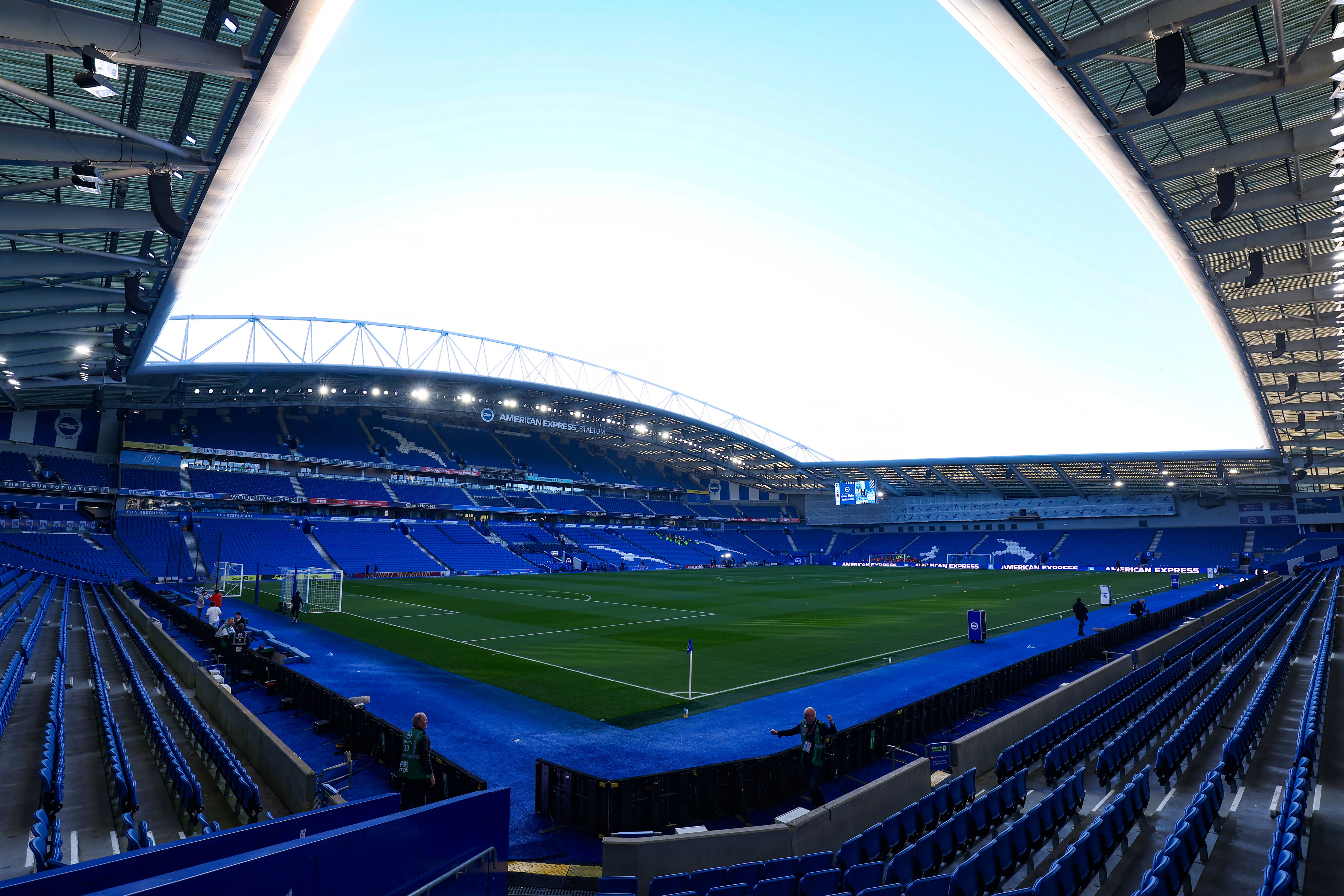 Premier League club urges supporters to stop leaving the stadium early as 15-year issue continues