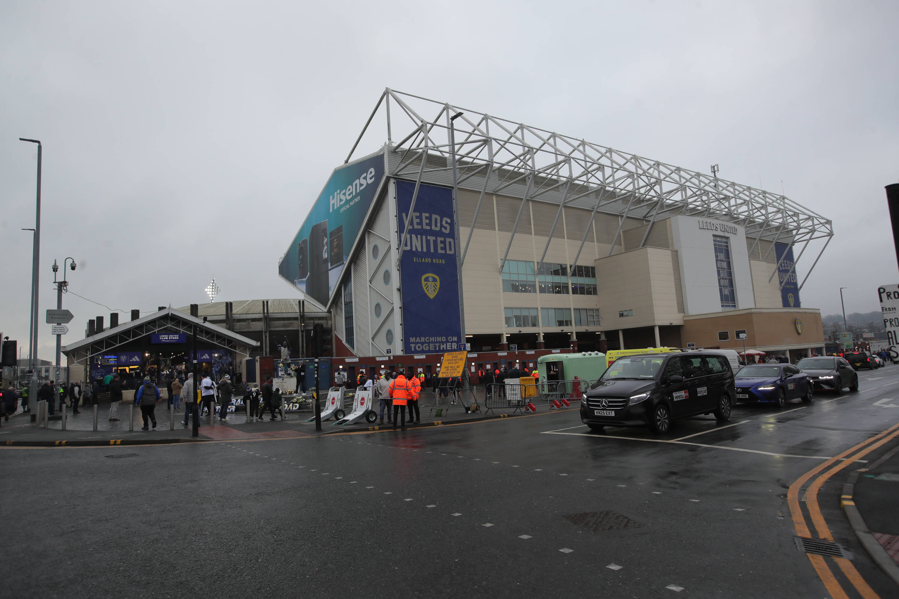 Parking Near Elland Road on a Matchday: Best Options, Prices and How to Book
