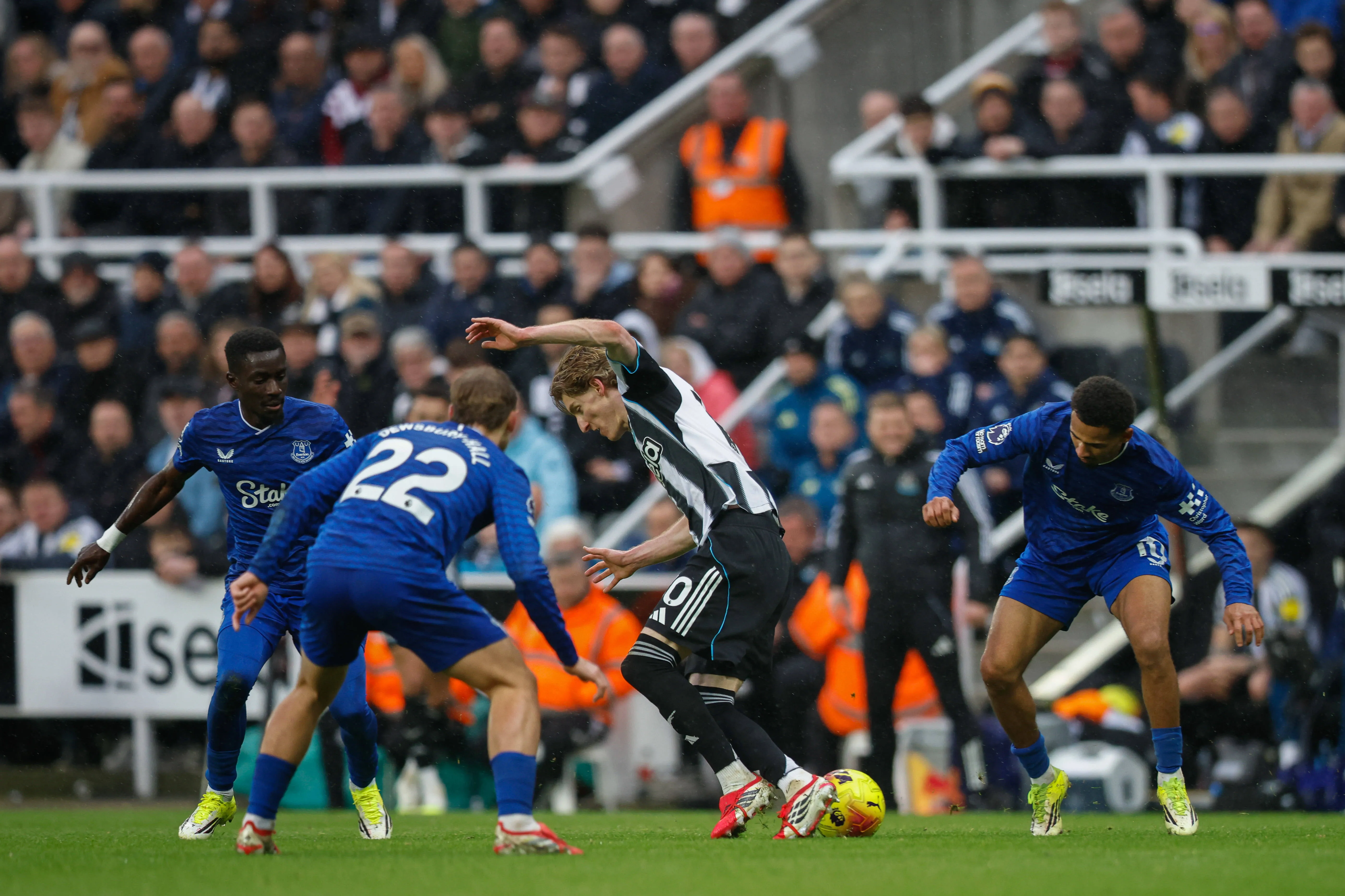 Everton and Newcastle will meet at Murrayfield in August