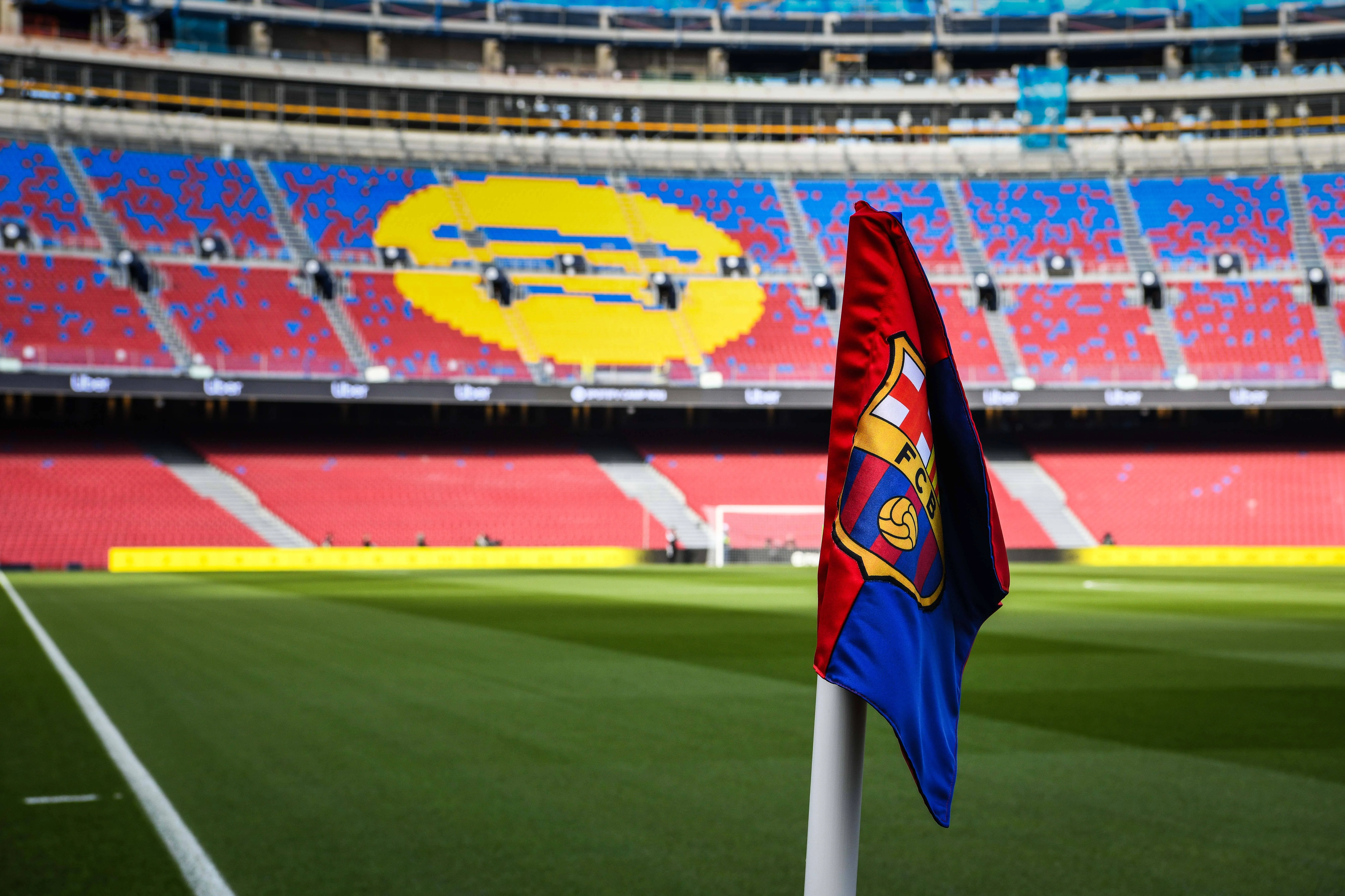 Barcelona already in &lsquo;talks&rsquo; over 2027/28 stadium switch as new Camp Nou roof timeline takes shape