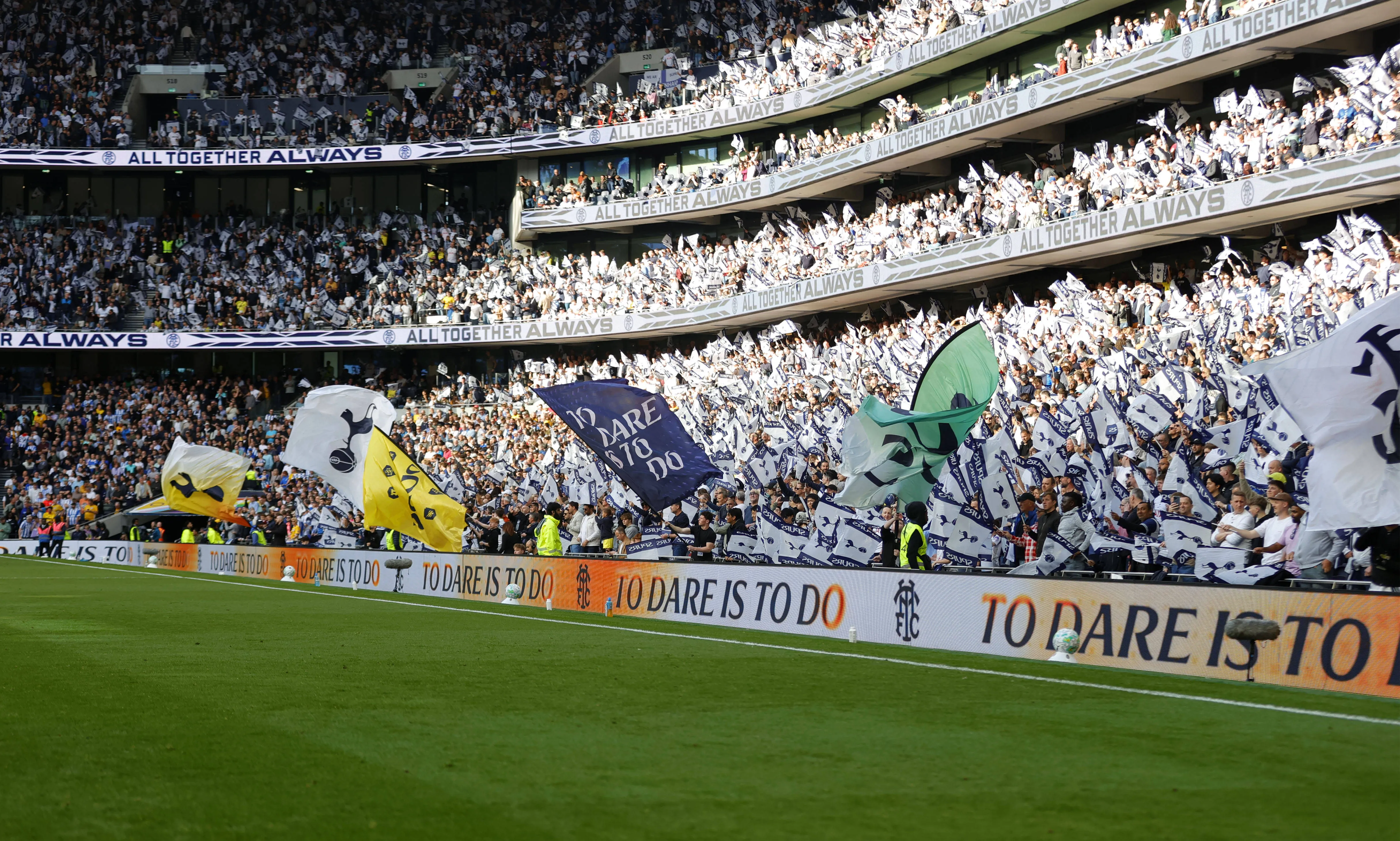 Roberto De Zerbi hits back at Tottenham Hotspur Stadium &lsquo;problem&rsquo; and reveals what he really thinks