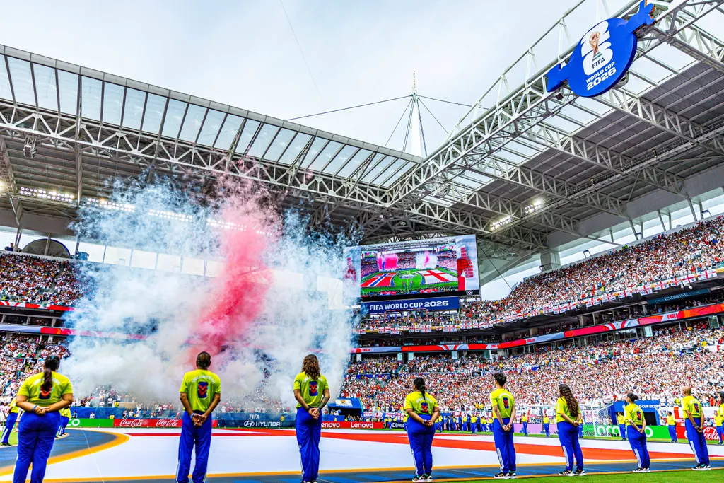 England fans warned of possible Miami weather disruption as France clash faces threat of delay