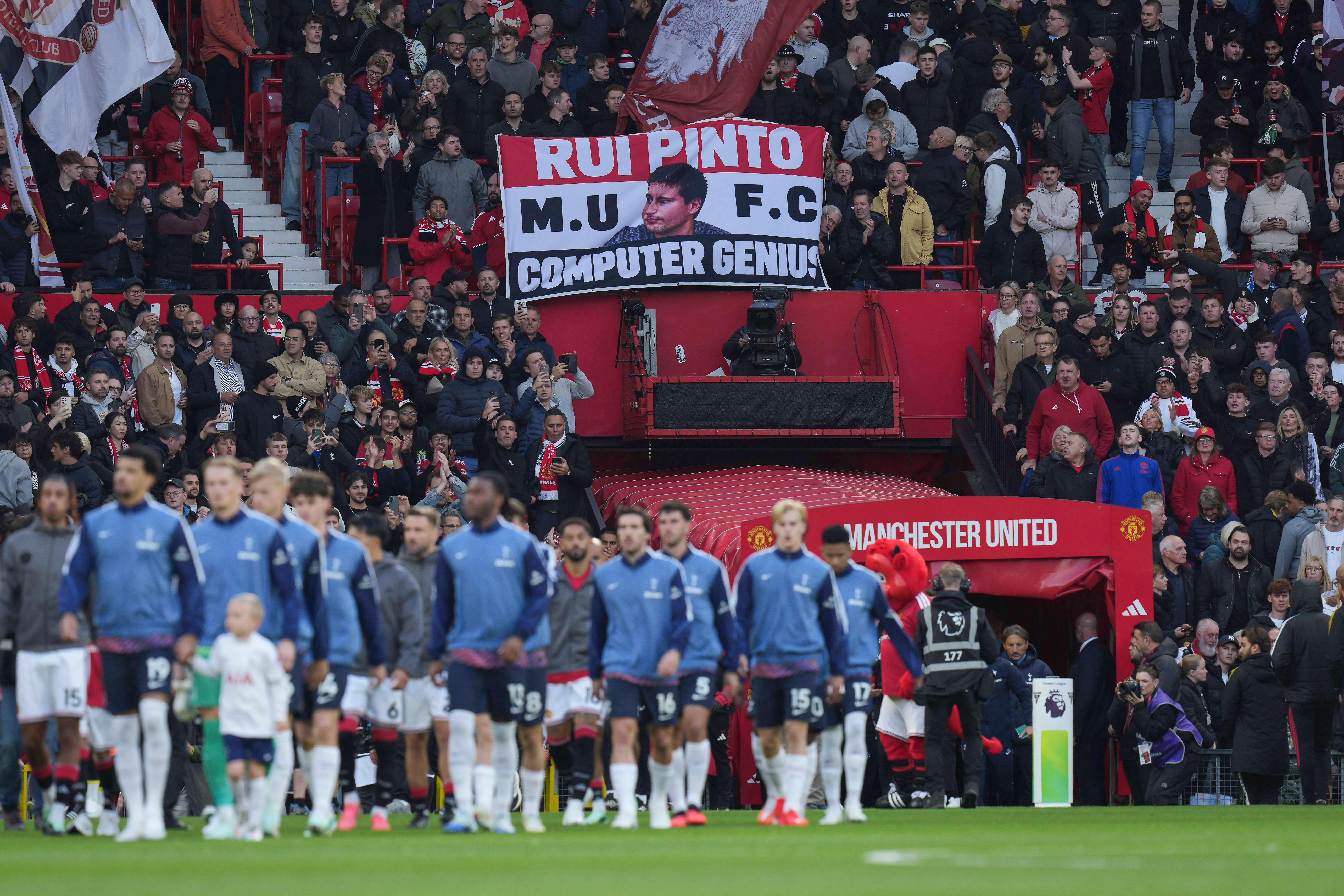 Man City whistleblower Rui Pinto sends message to Man United fans after support banner unfurled