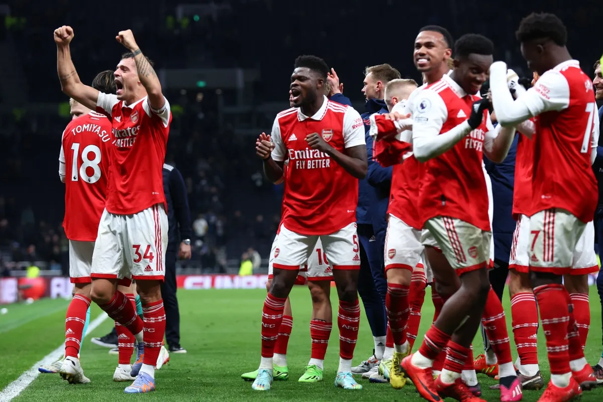 arsenal celebrating