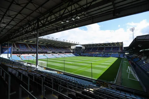 Parking Near Turf Moor on a Matchday: Best Options, Prices and How to Book