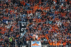 Marseille fans in fine voice for Benfica Europa League clash