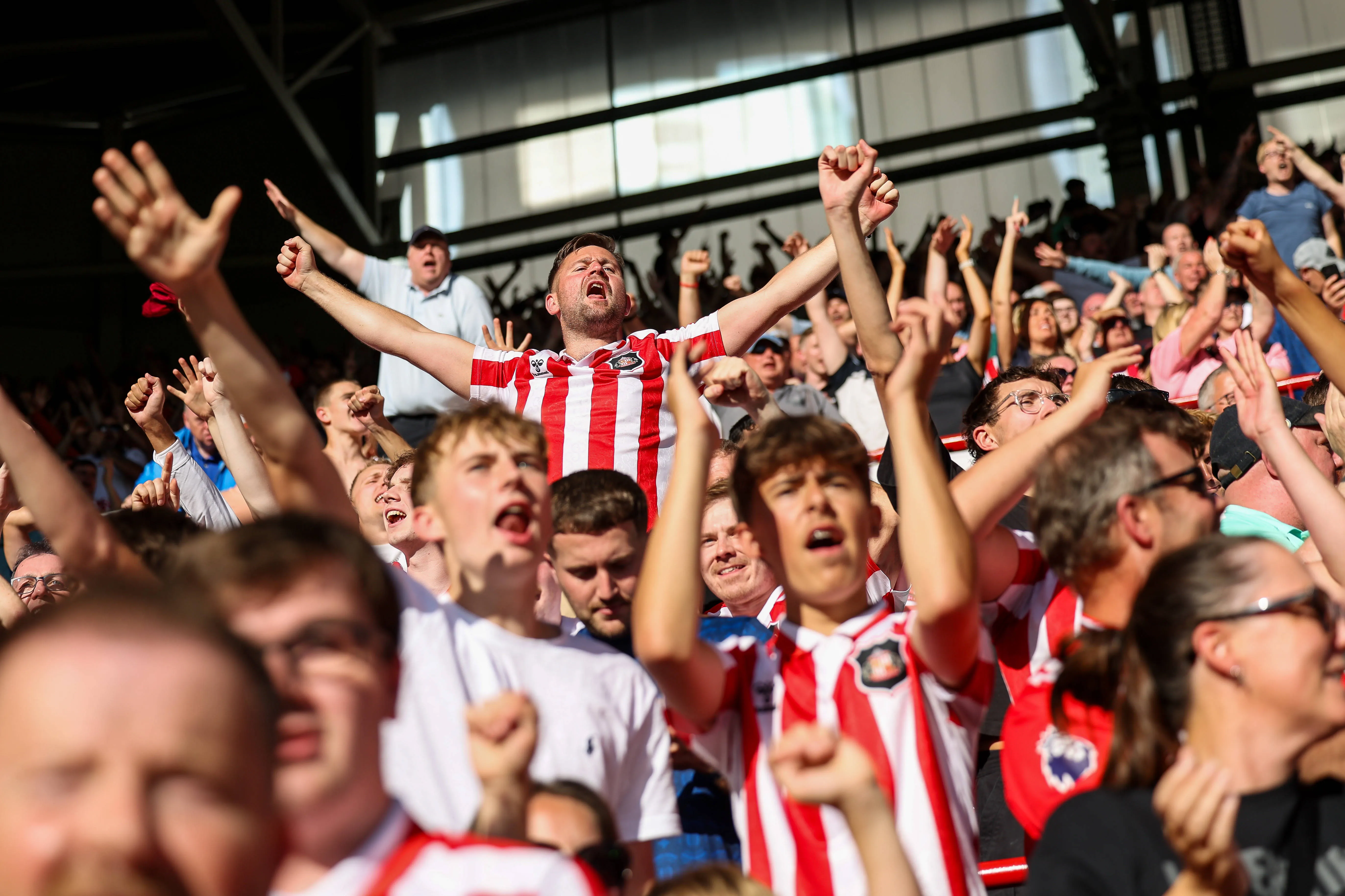 Sunderland fans have just debuted new Milan-themed chant ahead of historic Europa League debut