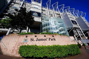 Sunderland flag at St. James’ Park leads to outrageous reaction from Newcastle fan