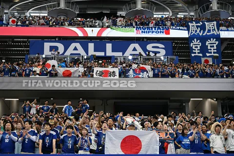 NFL star joins Japan fans in Dallas Stadium clean-up at 2026 World Cup as FIFA share classy images