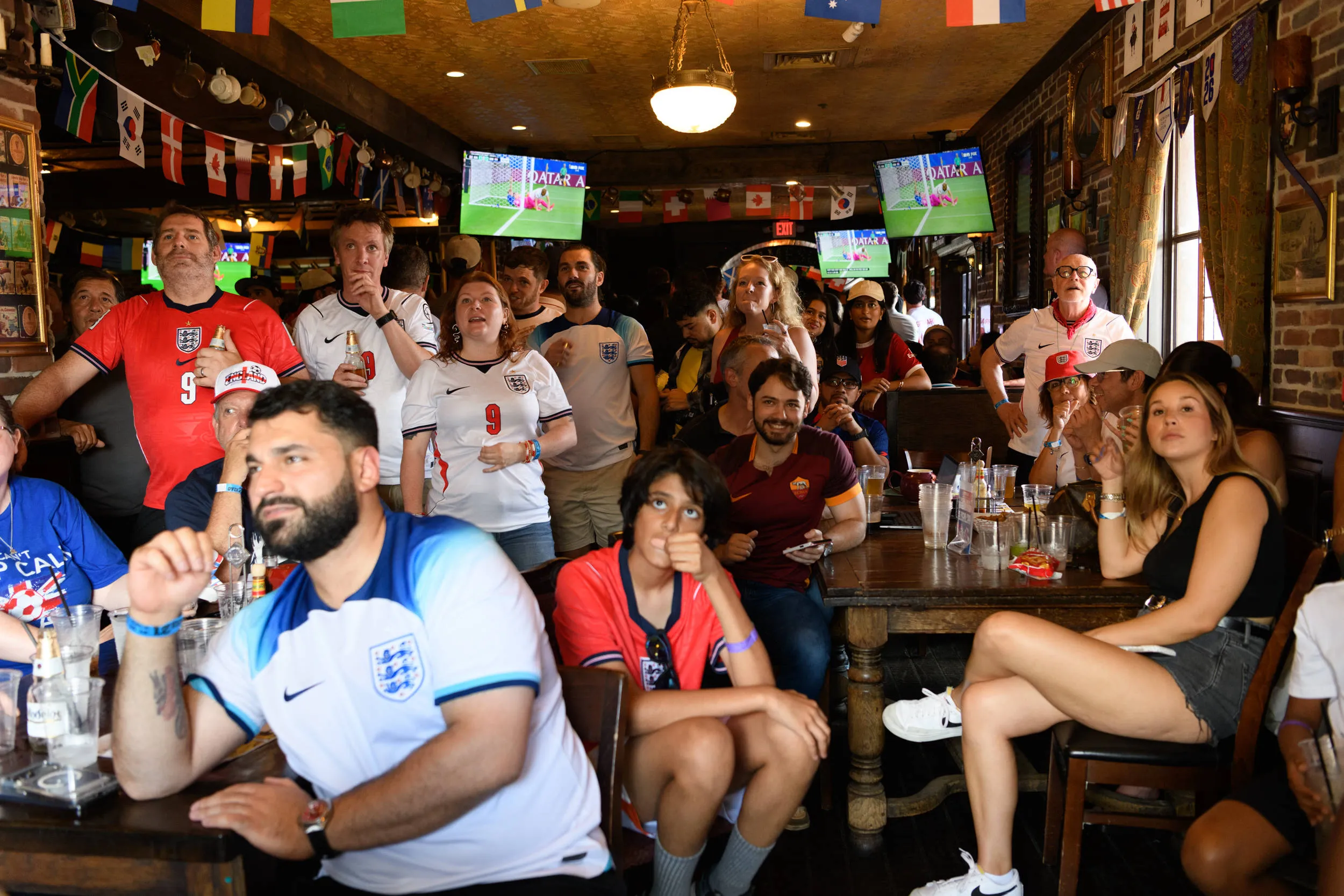 Watch as England fans celebrate 2026 World Cup win in Dallas as &ldquo;mayhem&rdquo; forces bar to close again