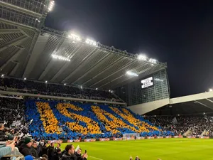 Newcastle United fans unveil stunning Isak tifo display at St James’ Park