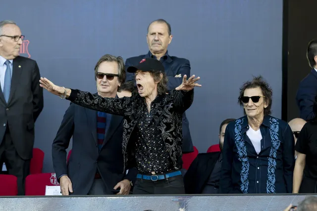 Mick Jagger is another one of the famous Arsenal fans