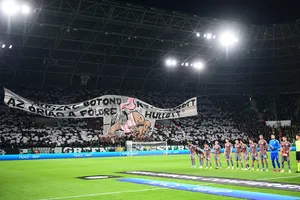 Ferencváros Ultras lead 125th anniversary display against Debrecen