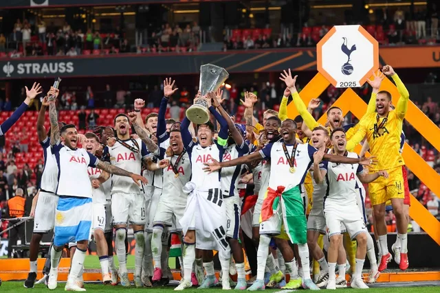 Tottenham Europa League parade