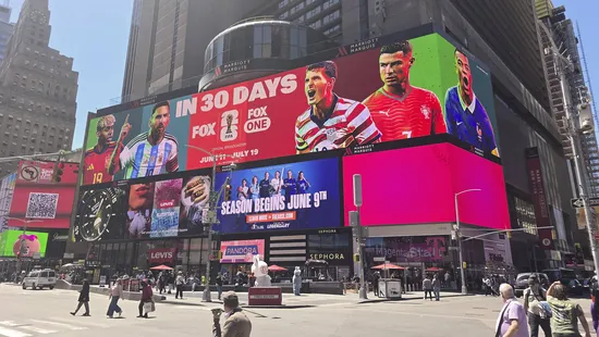 Watch as Argentina and Algeria fans clash in Times Square on eve of 2026 World Cup Group J match