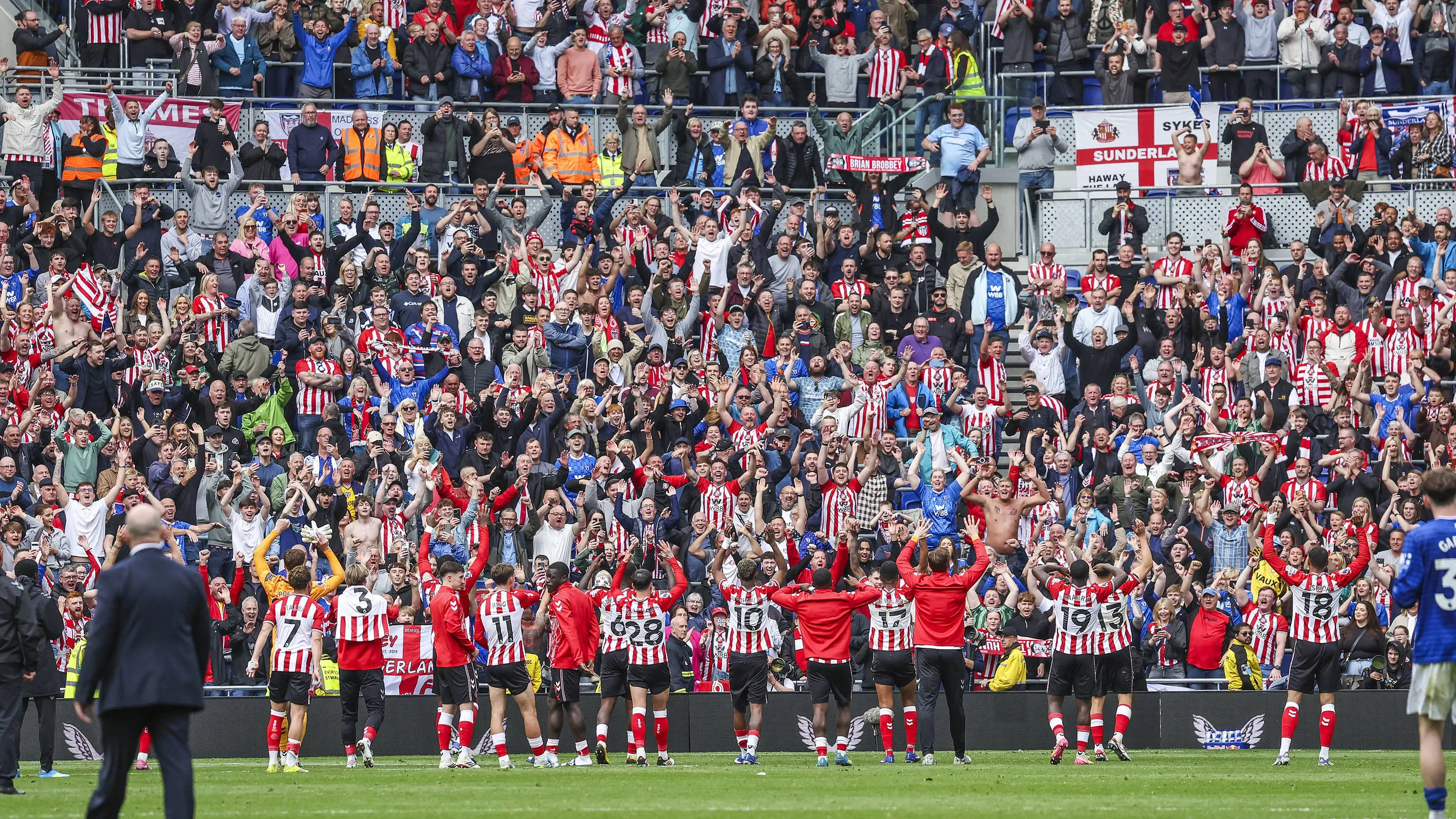 Sunderland fans fire fresh dig at Newcastle United with catchy new chant after beating Everton