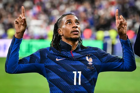 France fans make Ballon d&rsquo;Or feelings clear with Michael Olise chant after history-making display