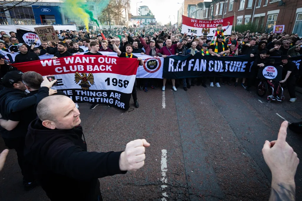 Man Utd fan protests