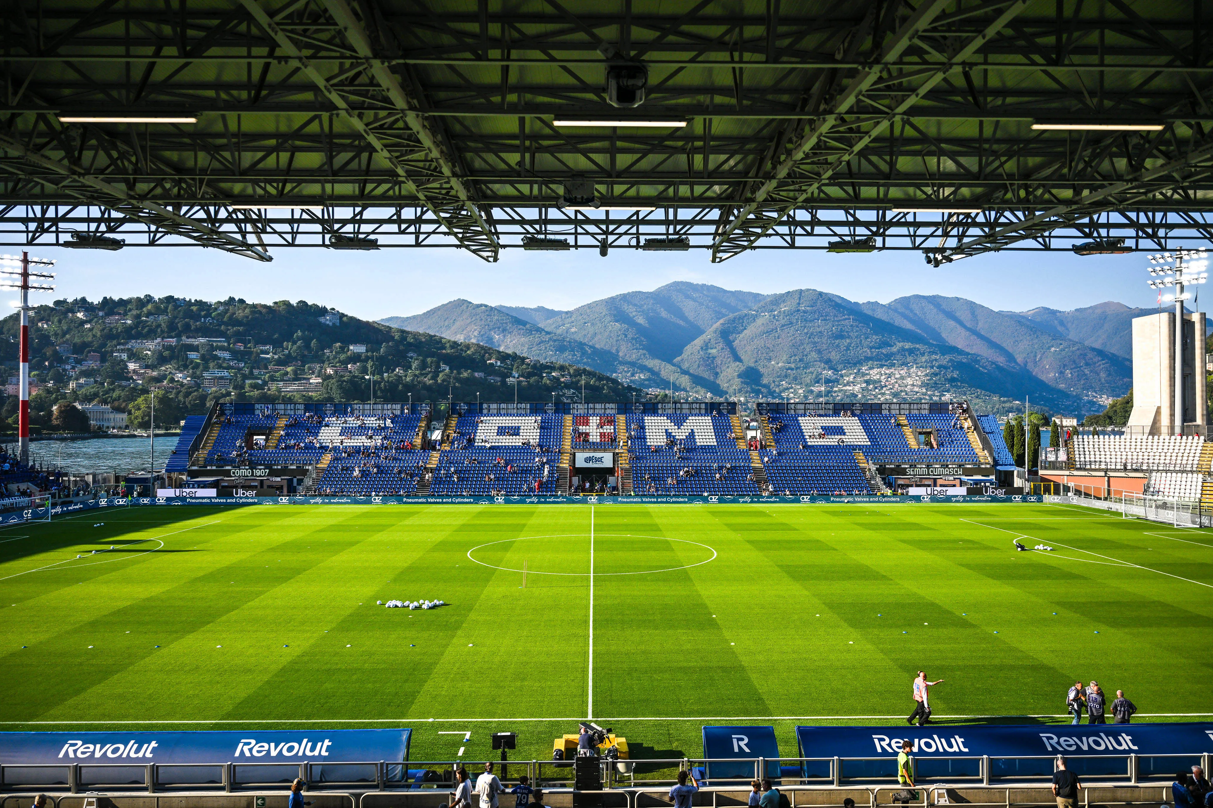 How to get tickets for Como vs Man United