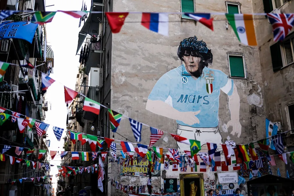 Napoli fans honour Maradona