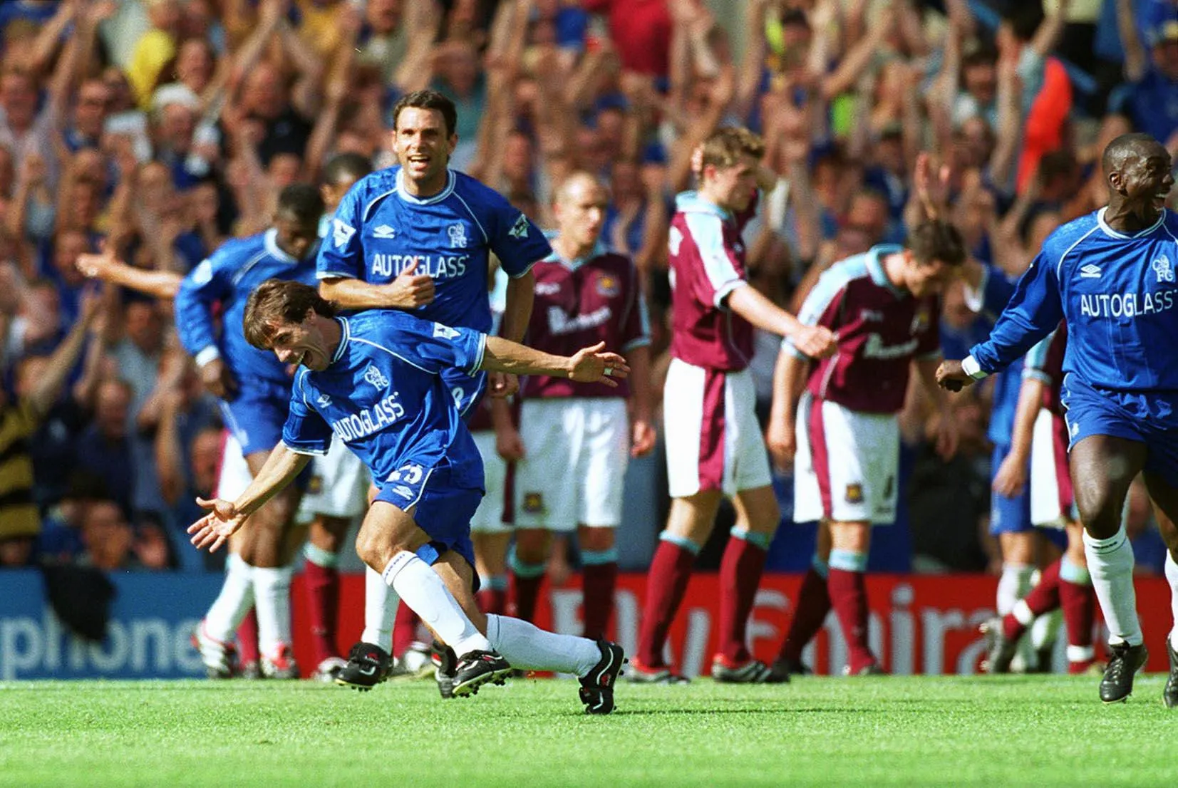 GIANFRANCO ZOLA CHELSEA FC LONDON STAMFORD BRIDGE 19 August 2000
