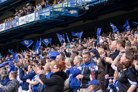 Chelsea fans unfurl new Stamford Bridge banner in support of Xabi Alonso