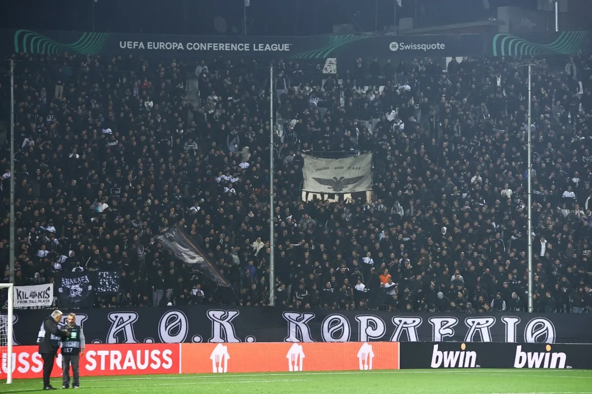 greek football fans