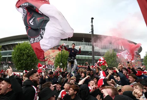 Arsenal fans fire back at recent Man City jibe with cheeky banner outside the Emirates Stadium
