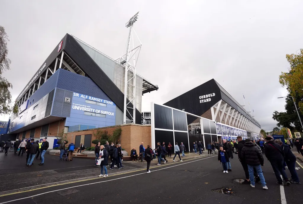 highest and lowest altitude football stadium in the uk