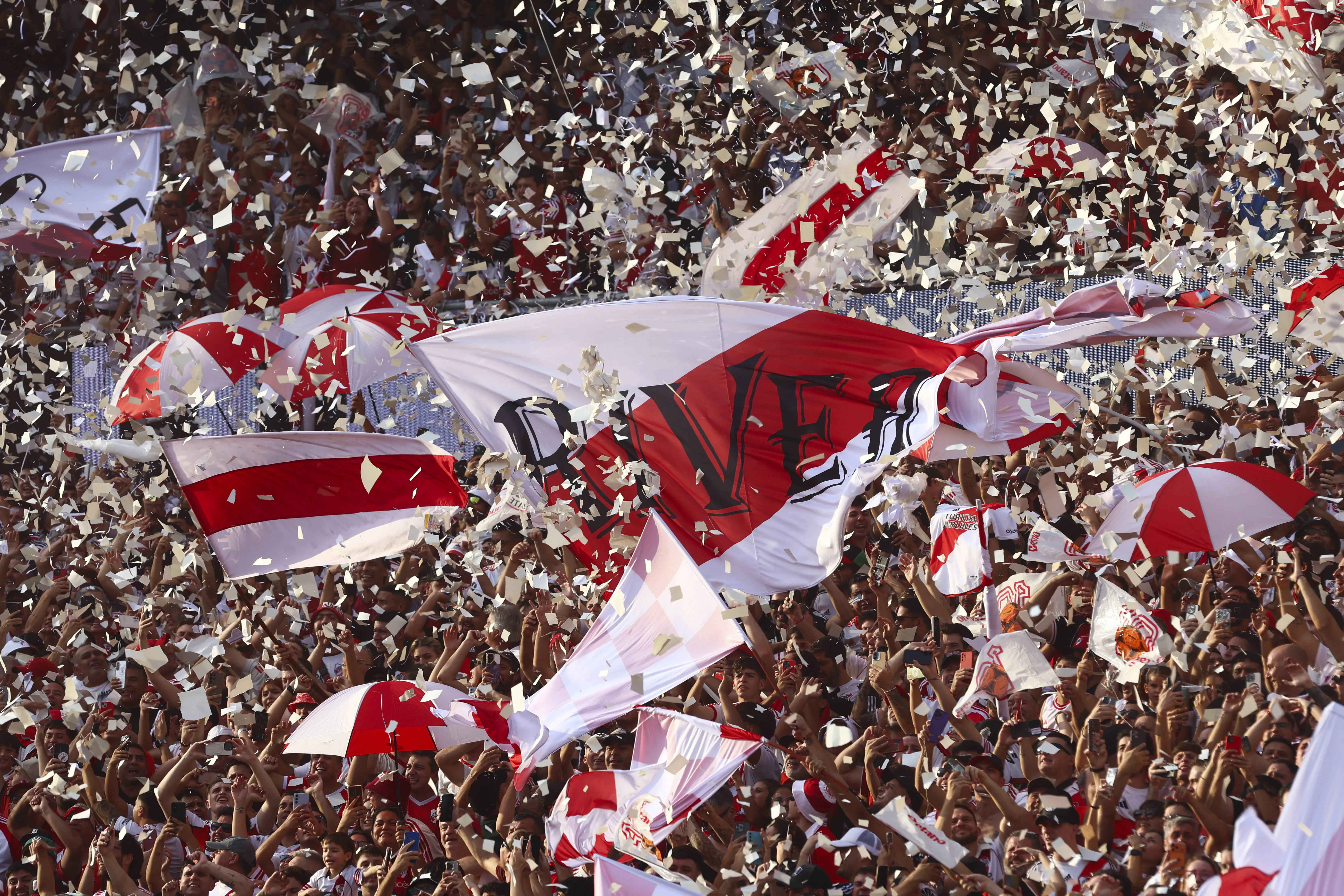 River Plate extend remarkable 105-game sellout streak at El Monumental in recent Superclasico