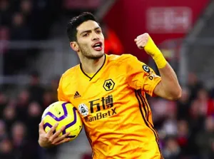 Wolves fans wave goodbye to Mexican maestro Raul Jimenez