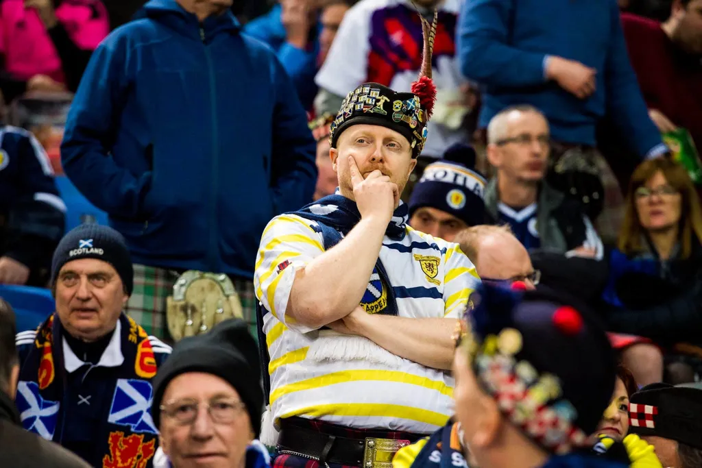 England and scotland fans
