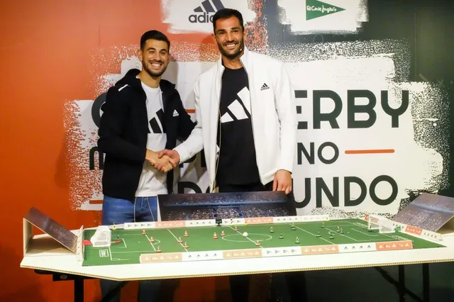 Pizzi and Antonio Adan with a Subbuteo table