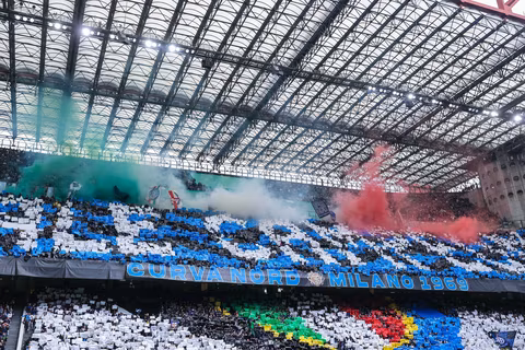 Inter fans celebrate scudetto with amazing tifo and parade