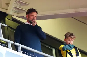 Dortmund fans cheer Jürgen Klopp at Wembley before Champions League final