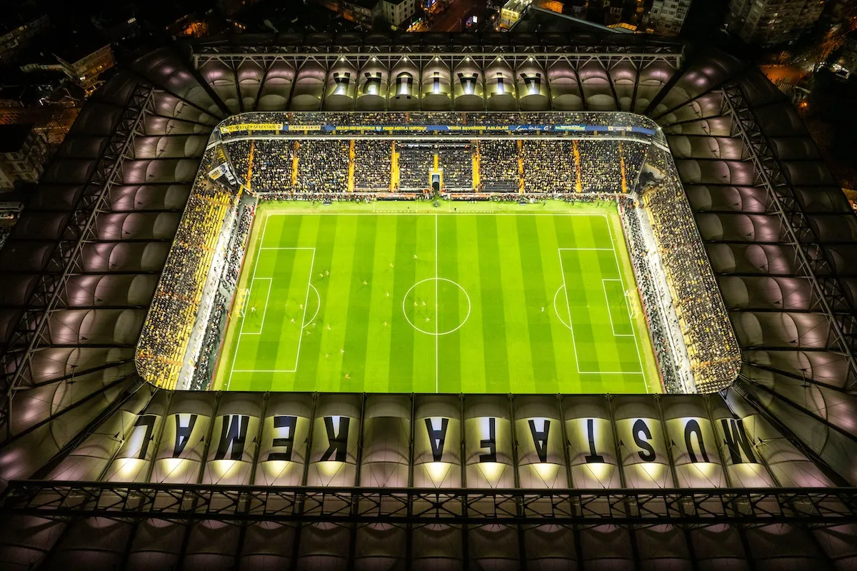 Barcelona hit key Camp Nou roof milestone as stadium redevelopment shifts to giant lift operation