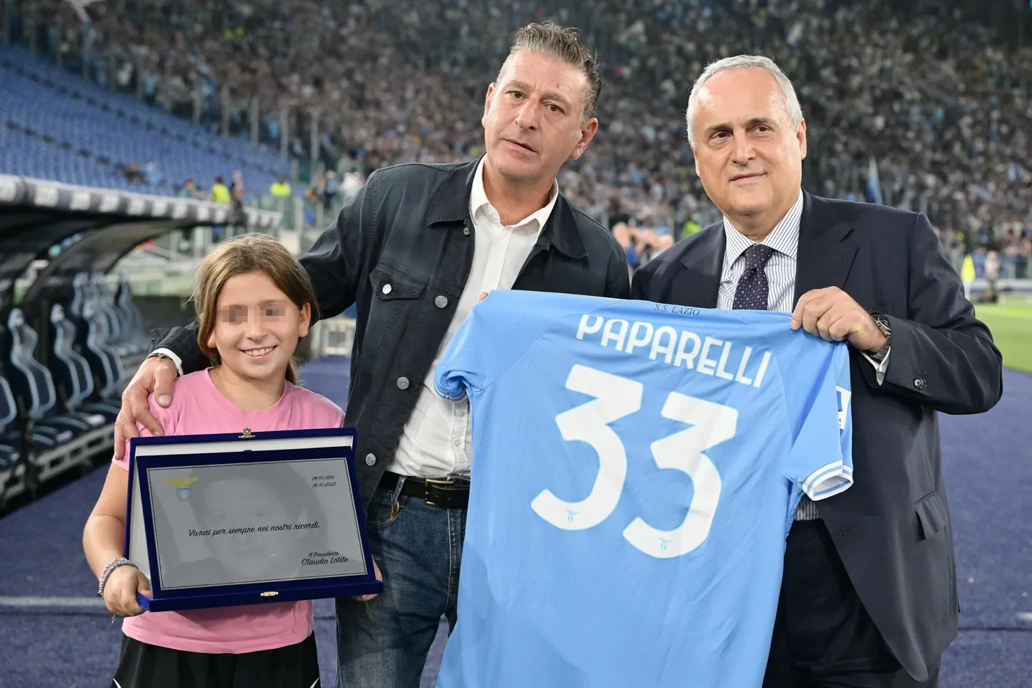 A Lazio shirt with Vincenzo Paparelli 33 on the back