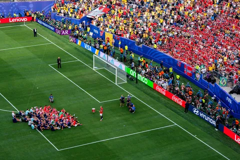 England fans hilariously mock Norway with rowing chant of their own after World Cup quarter-final