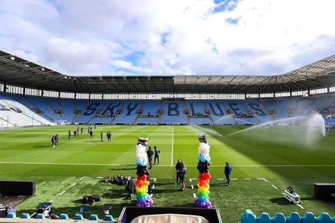 Premier League hopefuls set new attendance record in crucial victory