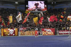 Roma fans boo one of their own players after Leverkusen defeat