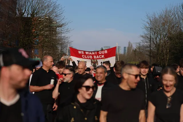 man utd season ticket announcement