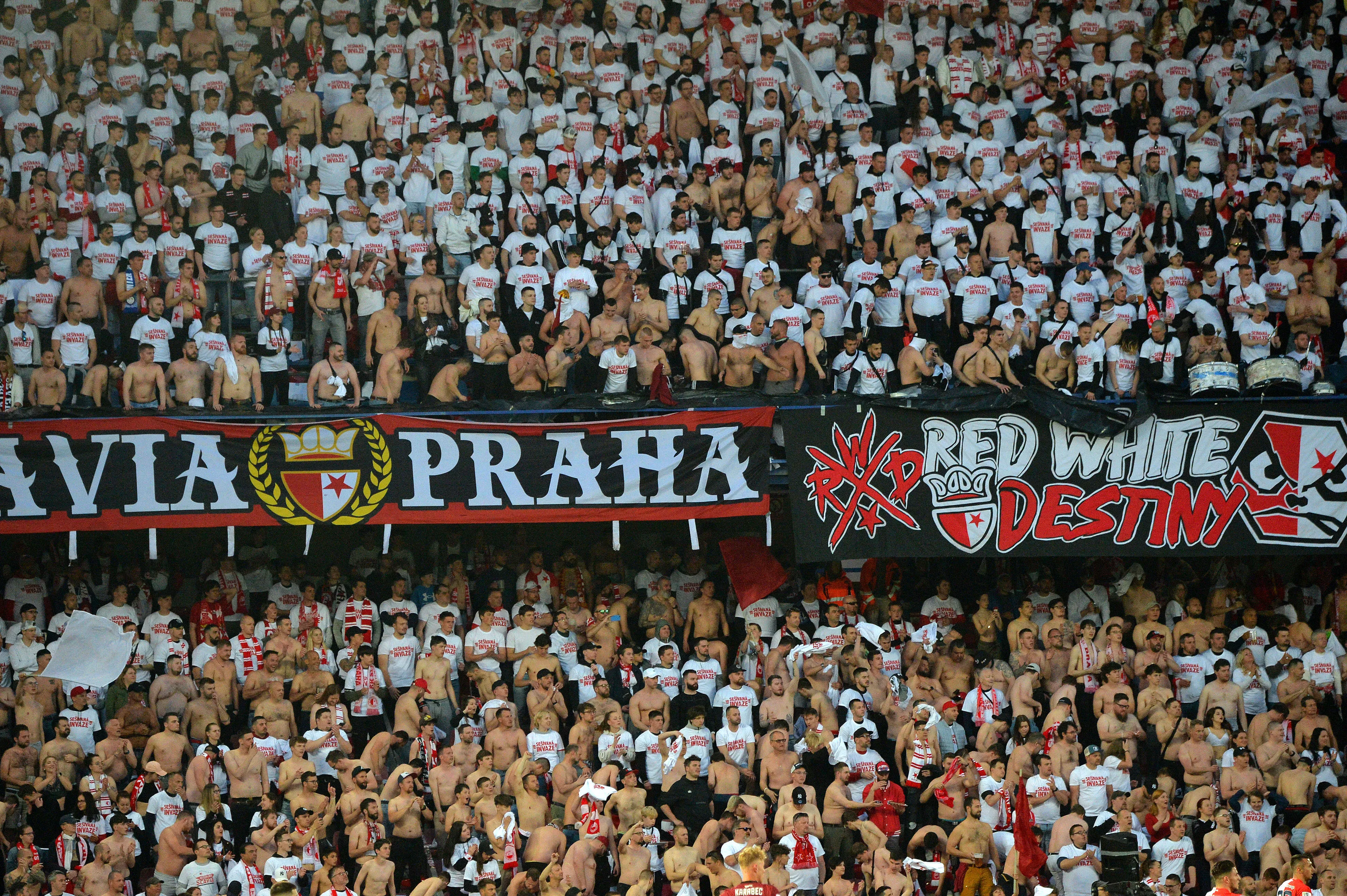 Fans of SK Slavia Prague