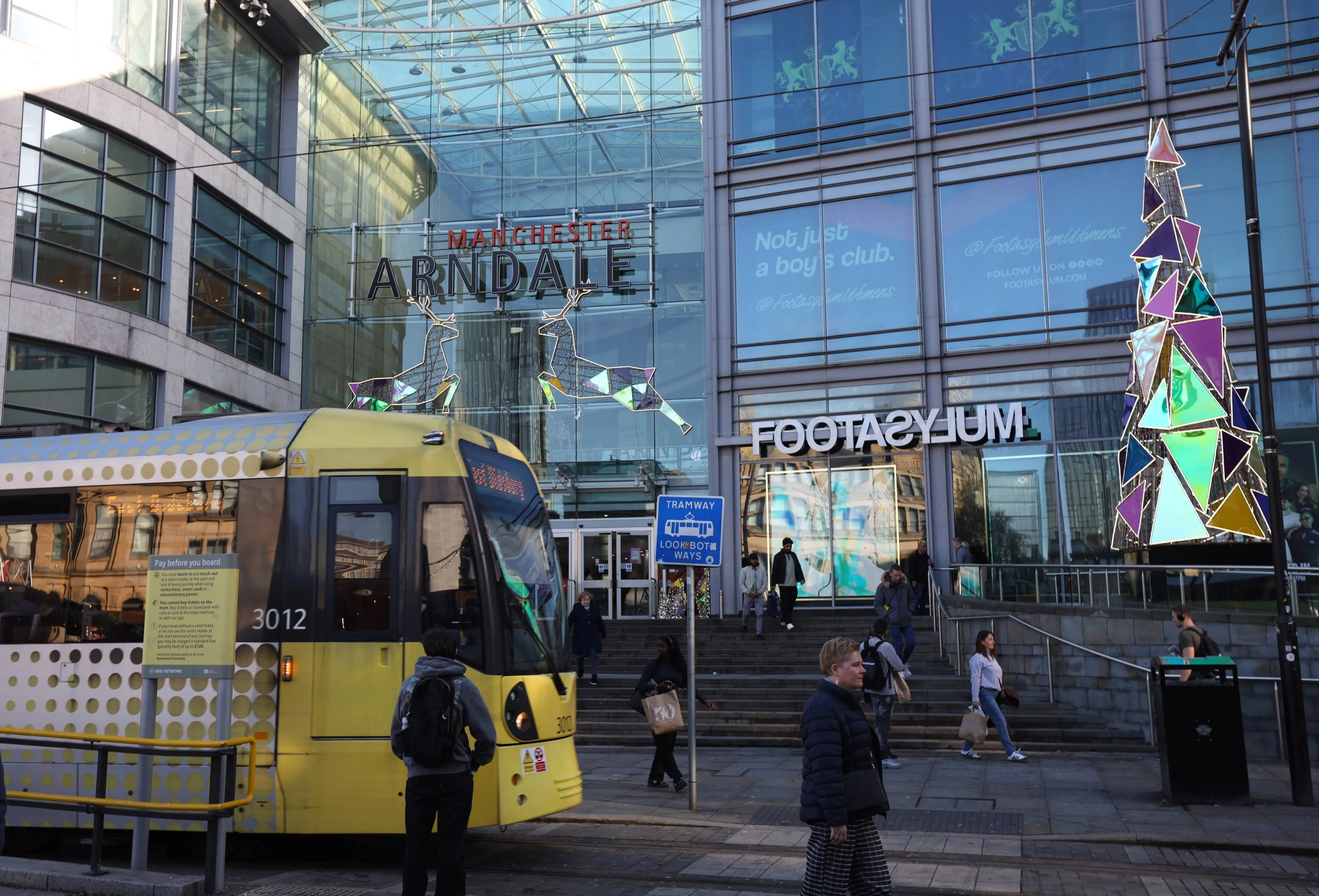 Manchester United and Man City fans warned over major travel disruption before upcoming fixtures